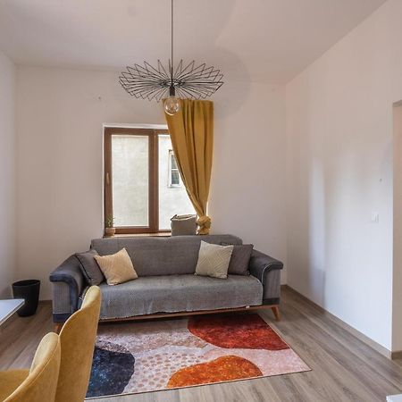 Linden House - A Lovely Apartment In Central Varna Exterior photo